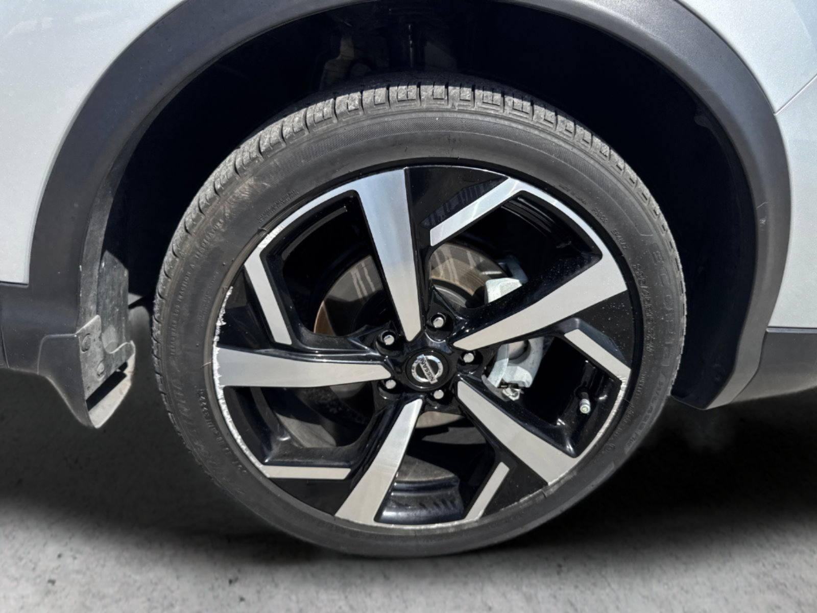Certified 2022 Nissan Rogue Sport SL w/ Premium Package AWD/4WD image 43