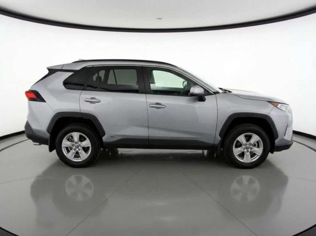 Used 2024 Toyota RAV4 XLE image 7