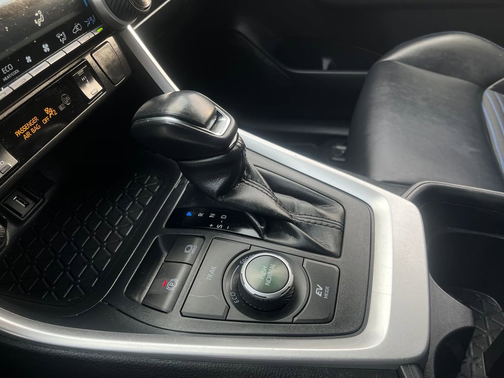 Used 2020 Toyota RAV4 XSE w/ All Weather Liner Package image 20