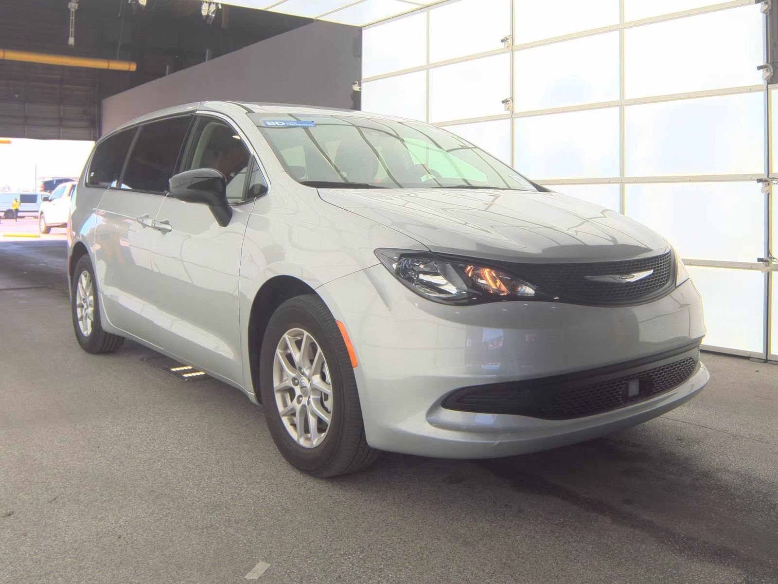 Used 2024 Chrysler Voyager LX image 6