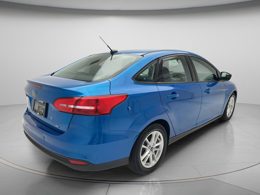 Used 2016 Ford Focus SE w/ SE Cold Weather Package FWD image 4