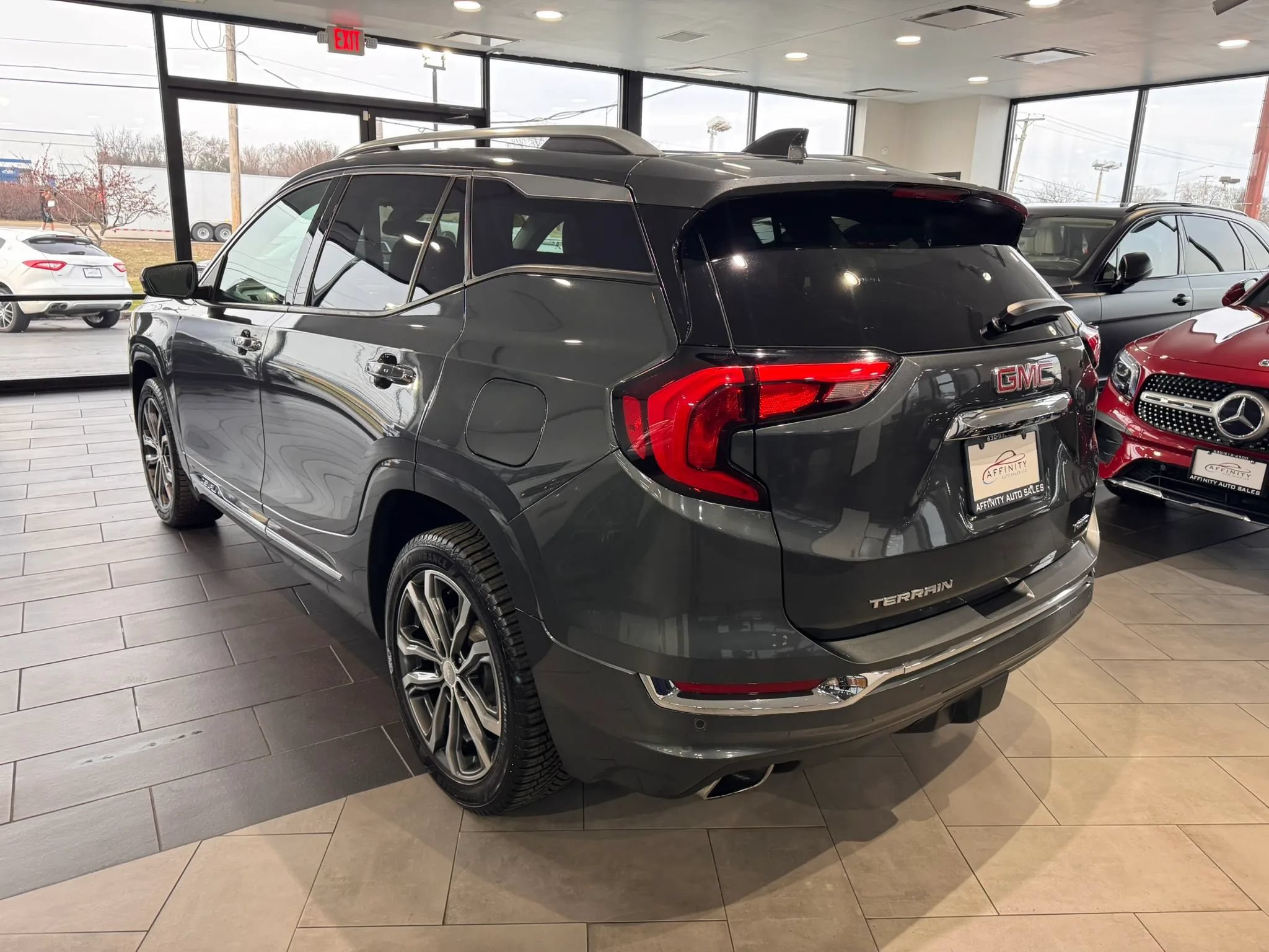 Used 2020 GMC Terrain Denali w/ GMC Pro Grade Package AWD/4WD image 3