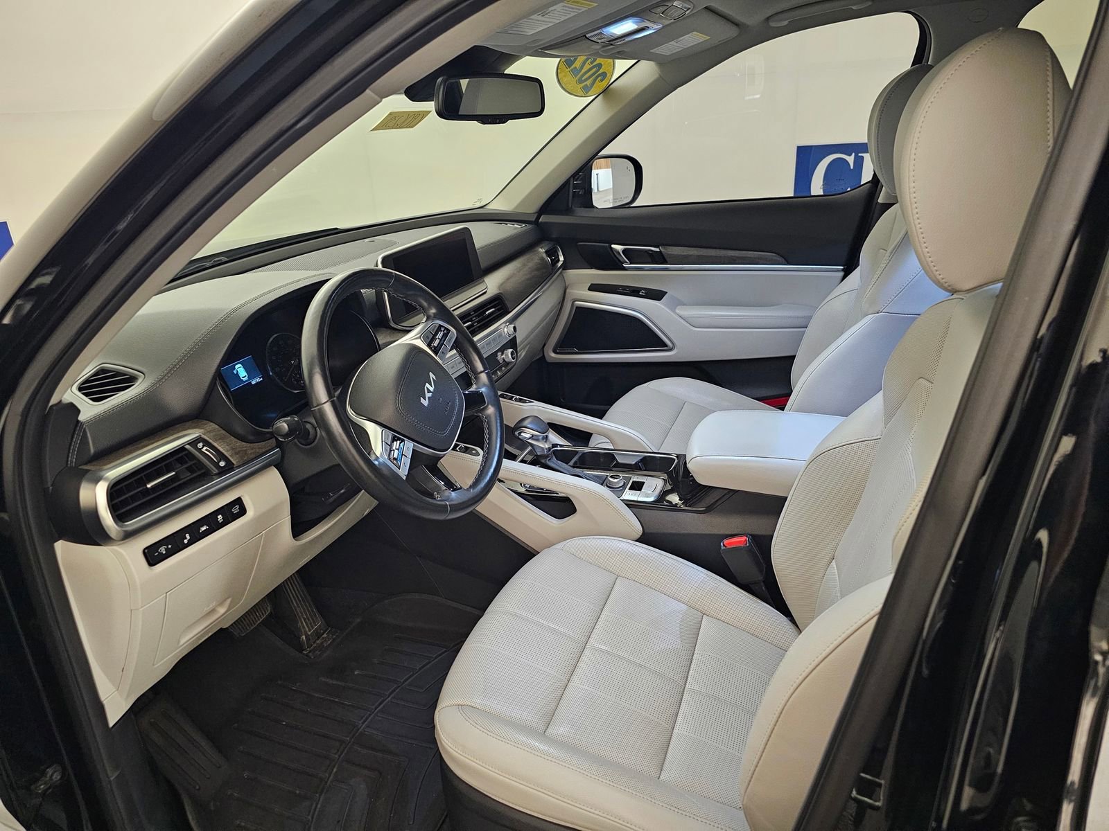 Used 2022 Kia Telluride EX w/ EX Premium Package image 13