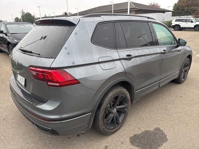 Used 2024 Volkswagen Tiguan SE R-Line image 7