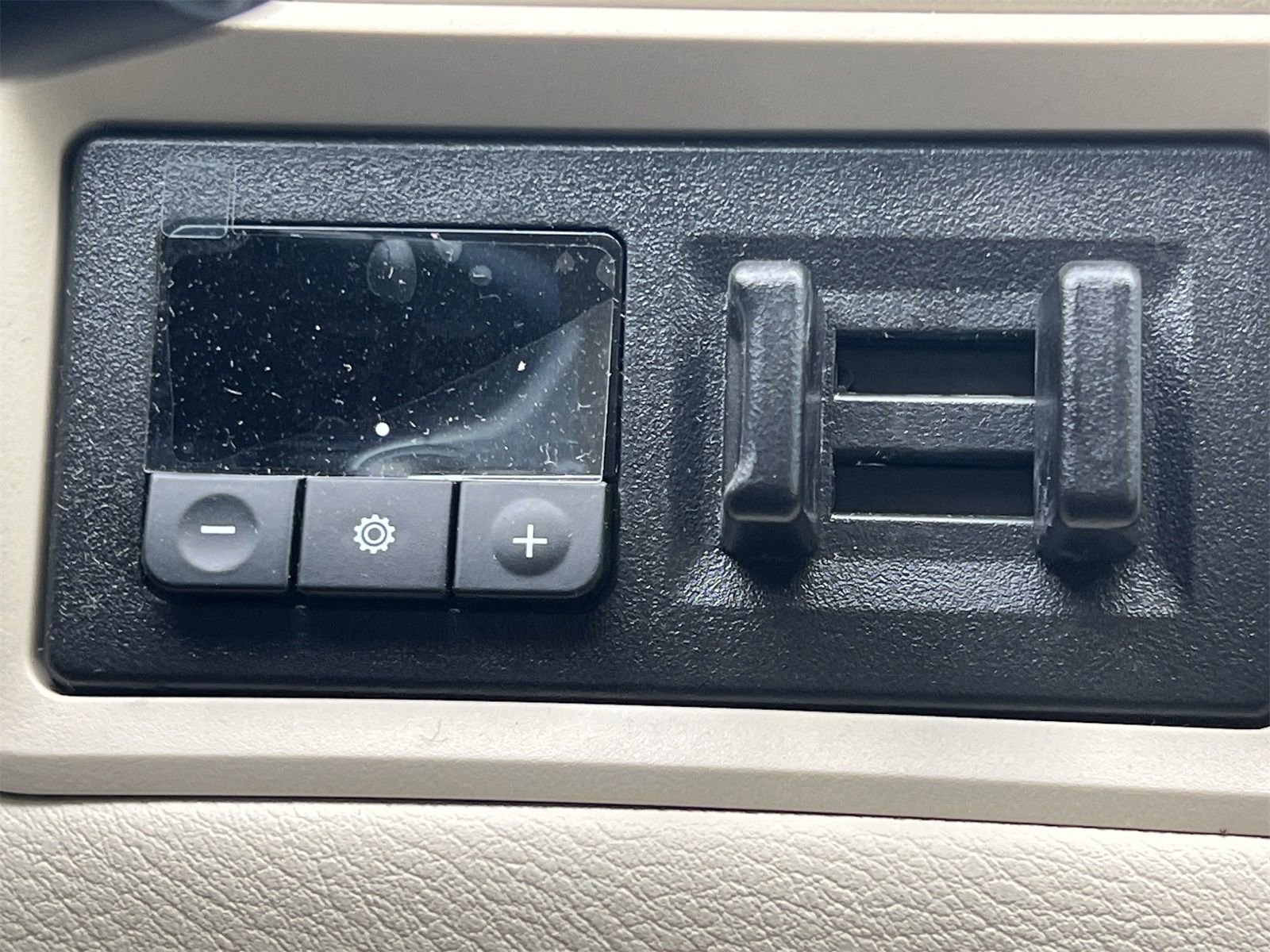 New 2025 Nissan Armada Platinum Reserve image 6