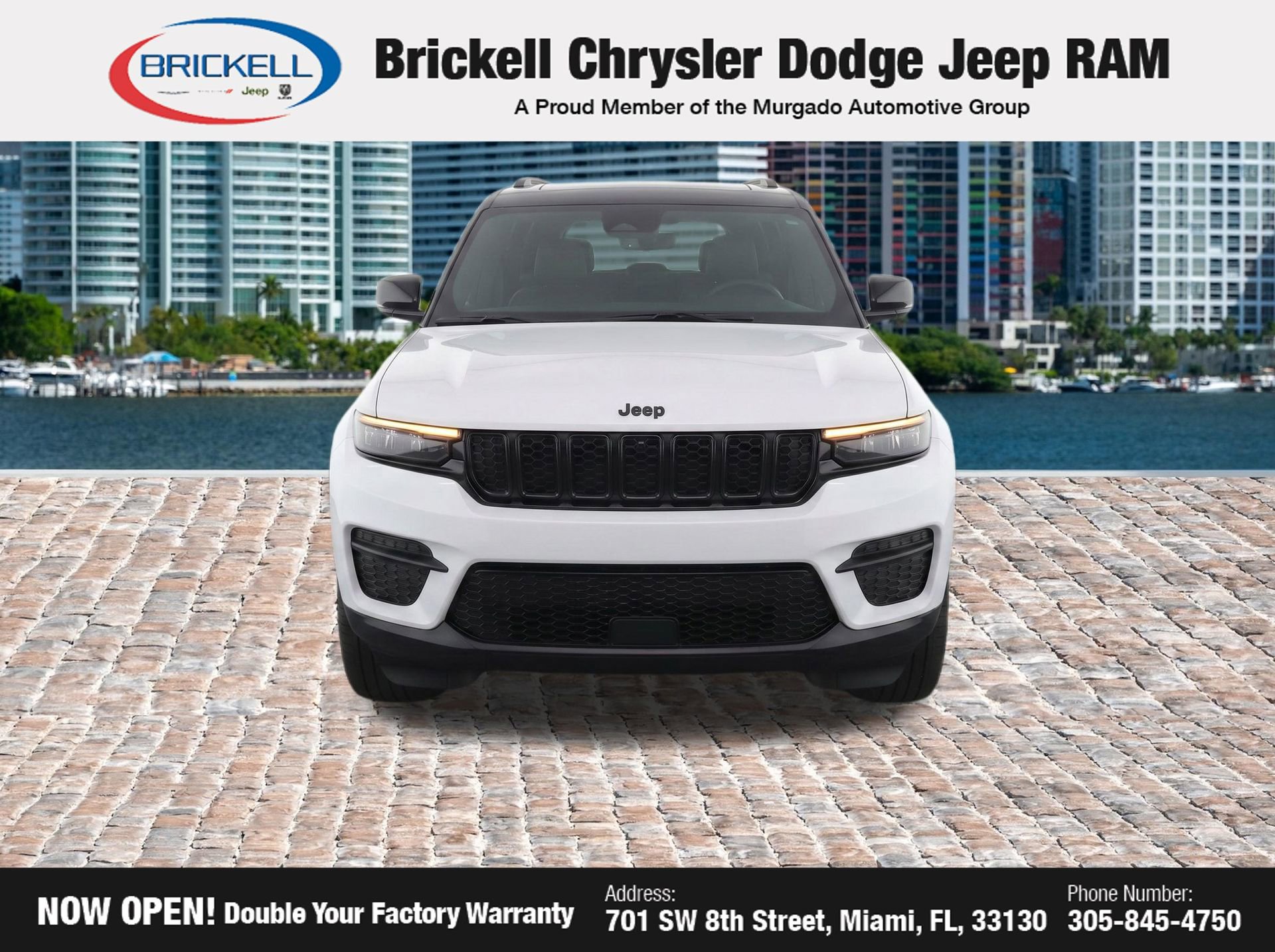 Used 2023 Jeep Grand Cherokee Altitude RWD image 5