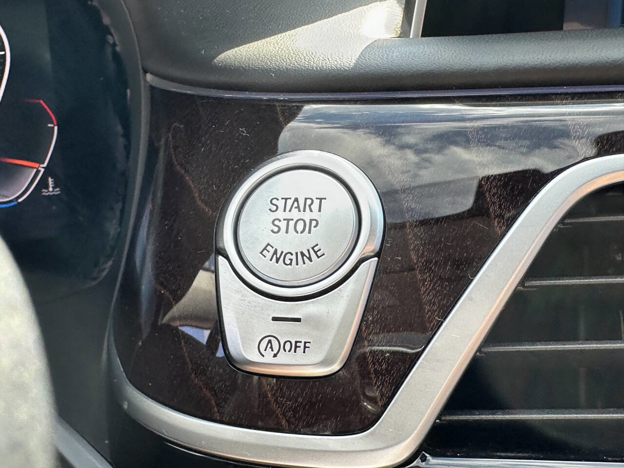 Used 2020 BMW M760i xDrive image 68