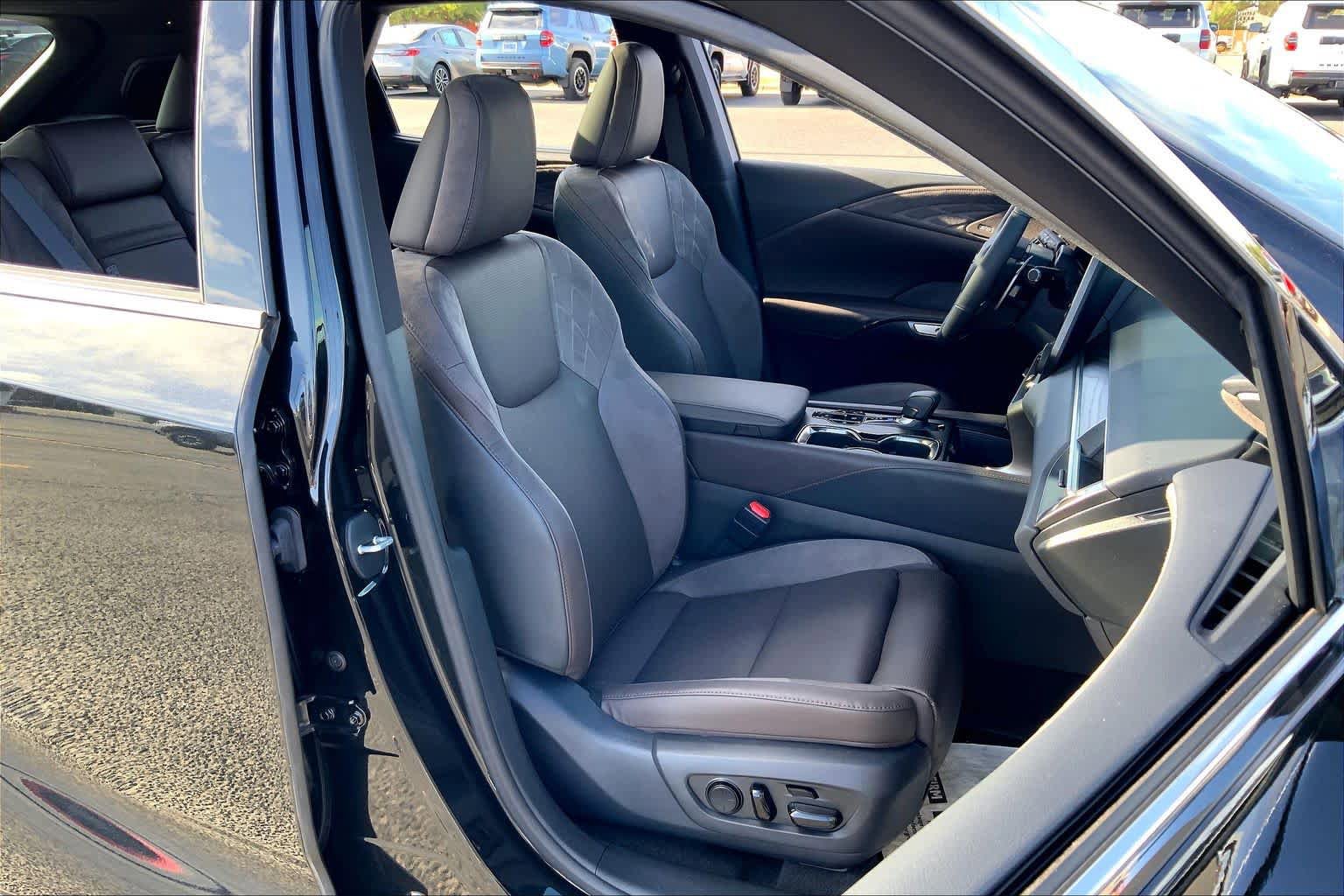 Used 2025 Lexus RX 350 w/ Convenience Package AWD/4WD image 9