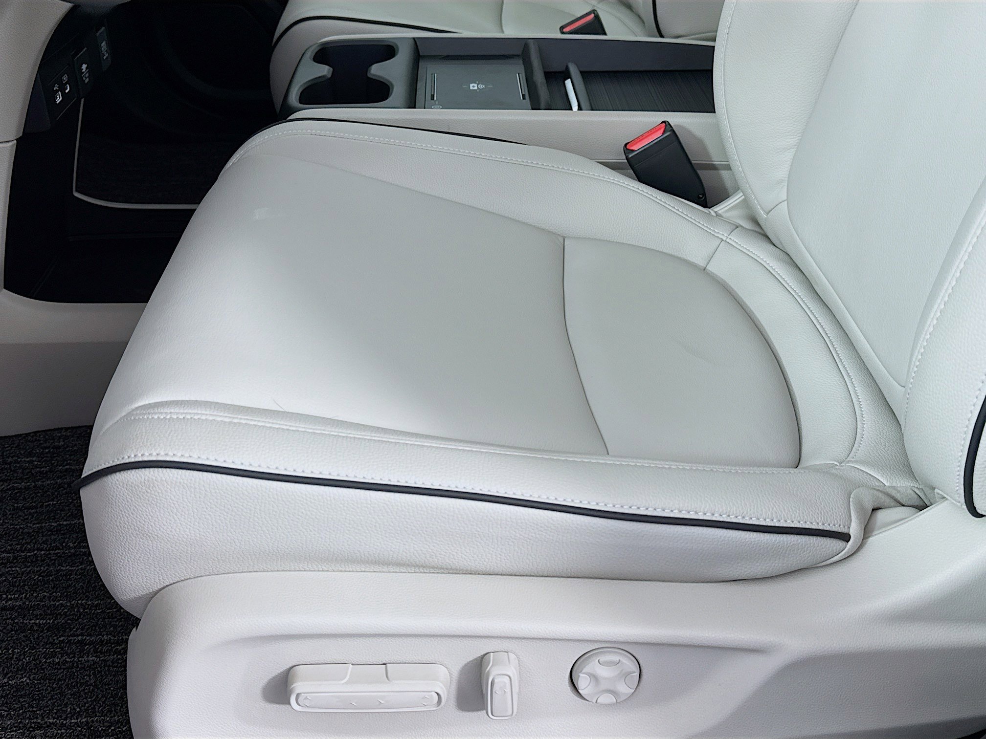 New 2026 Honda Odyssey Touring image 19