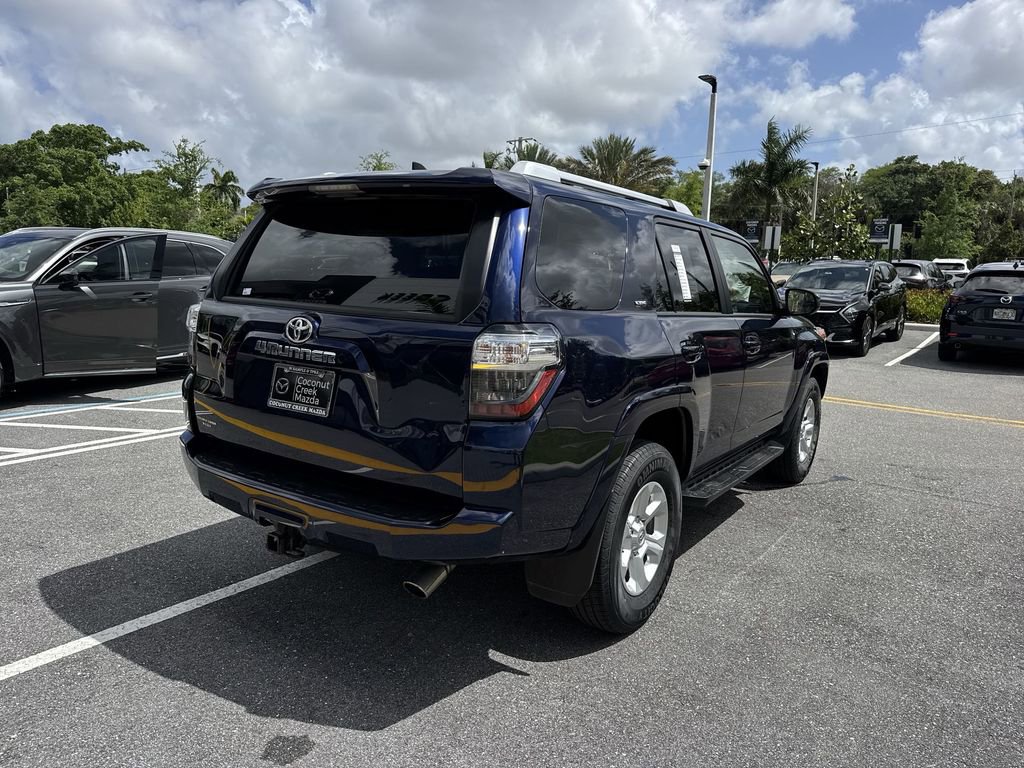 Used 2018 Toyota 4Runner SR5 image 3