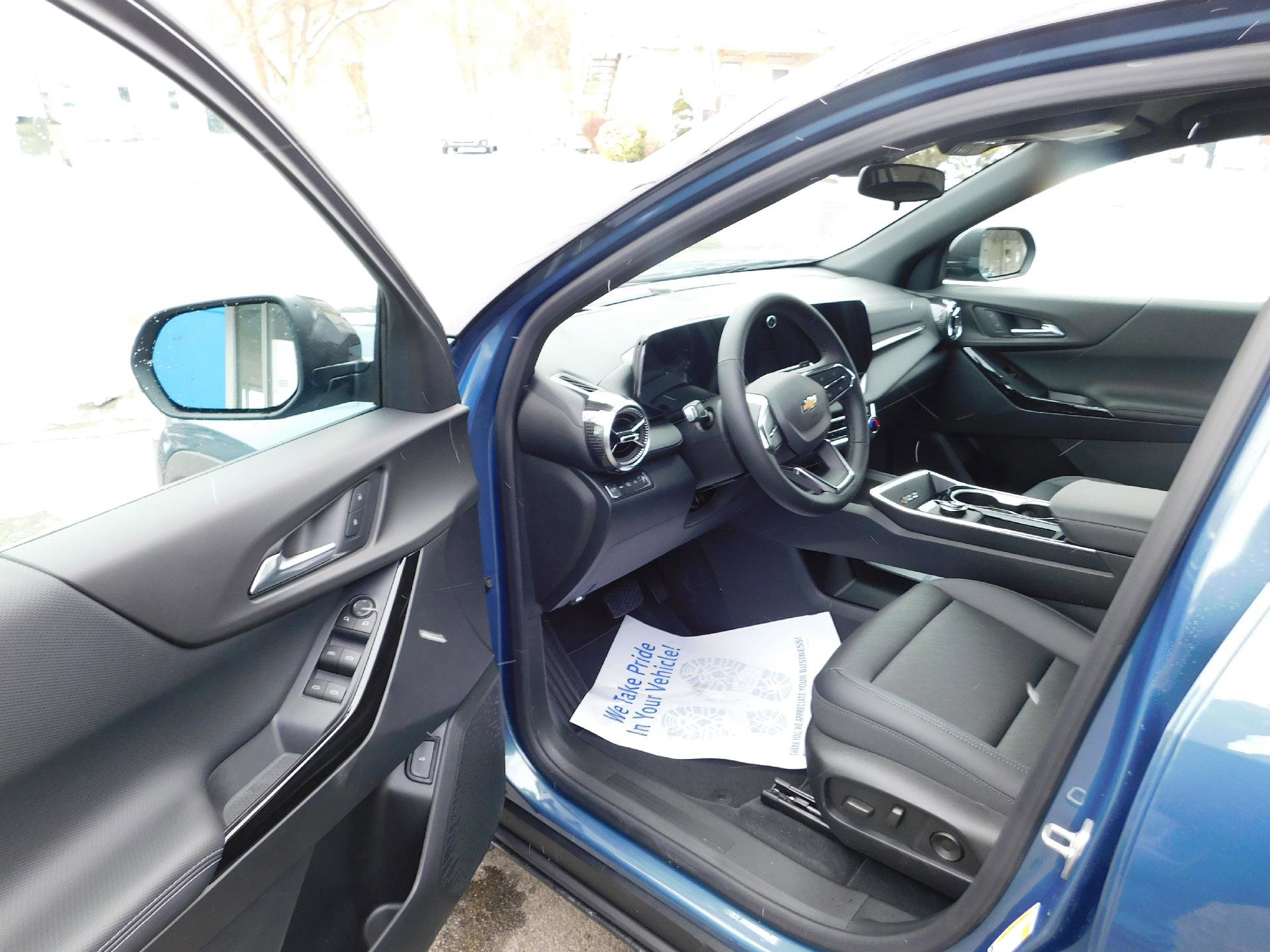 New 2026 Chevrolet Equinox LT w/ Convenience Package II image 23