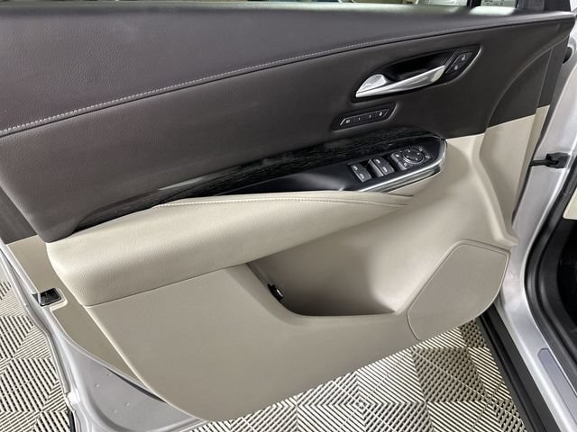 Used 2021 Cadillac XT4 Premium Luxury w/ Cold Weather Package FWD image 23
