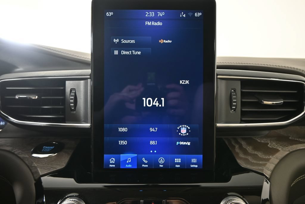 Used 2022 Ford Explorer Platinum w/ Equipment Group 601A AWD/4WD image 29