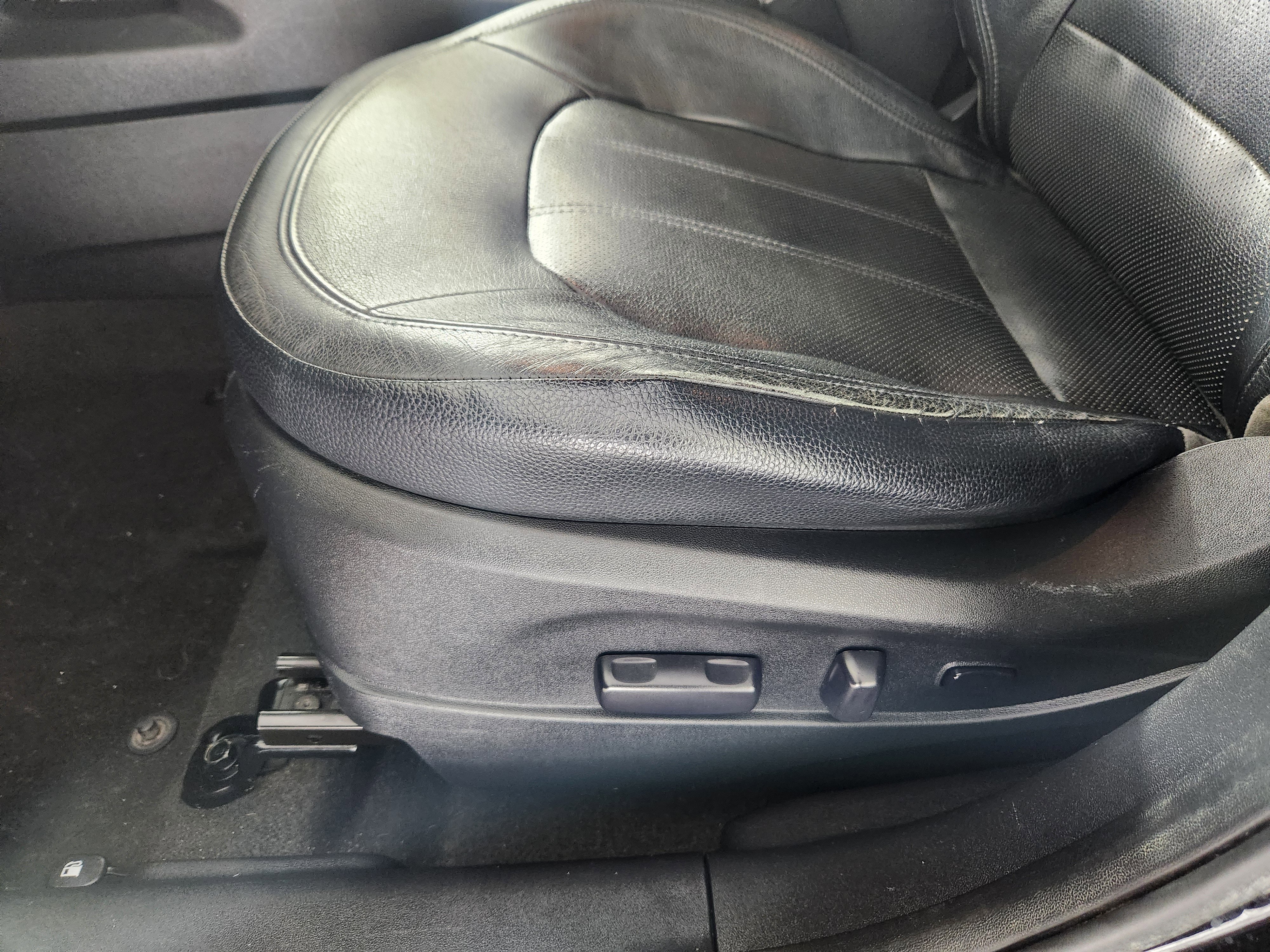 Used 2012 Hyundai Tucson Limited w/ Premium Pkg image 12