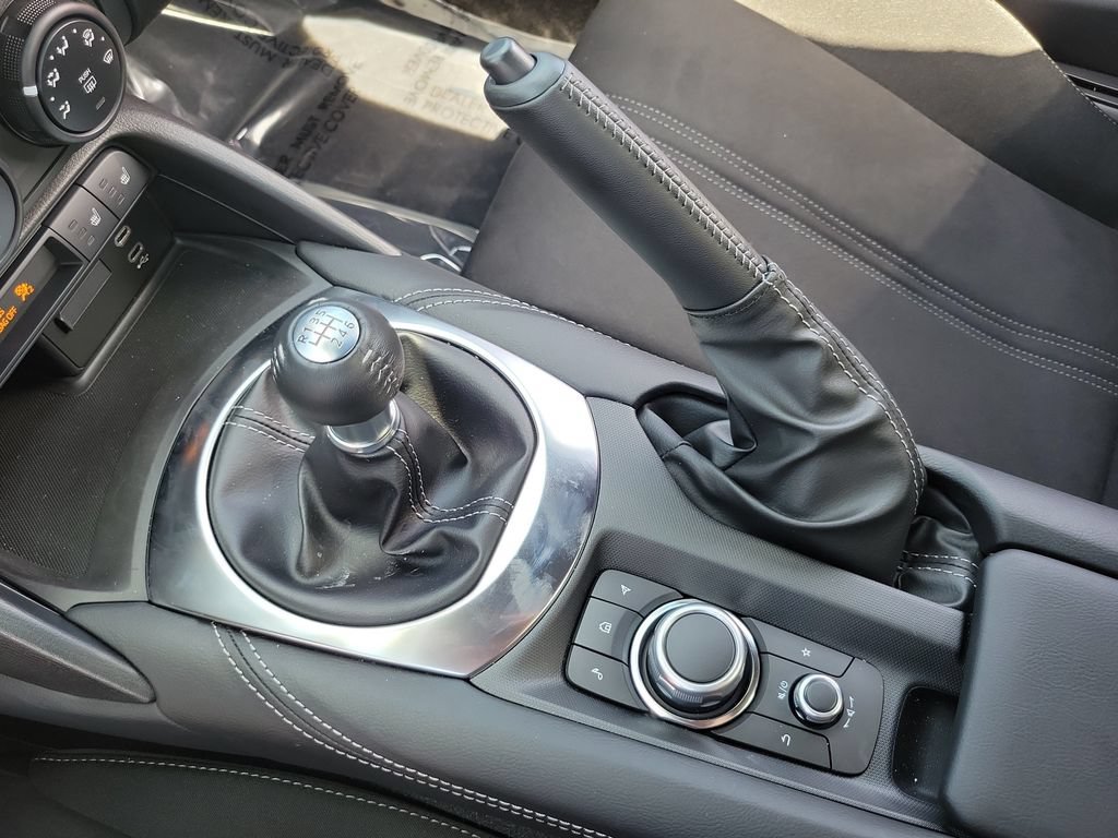 New 2026 MAZDA MX-5 Miata Club w/ Interior Package RWD image 11