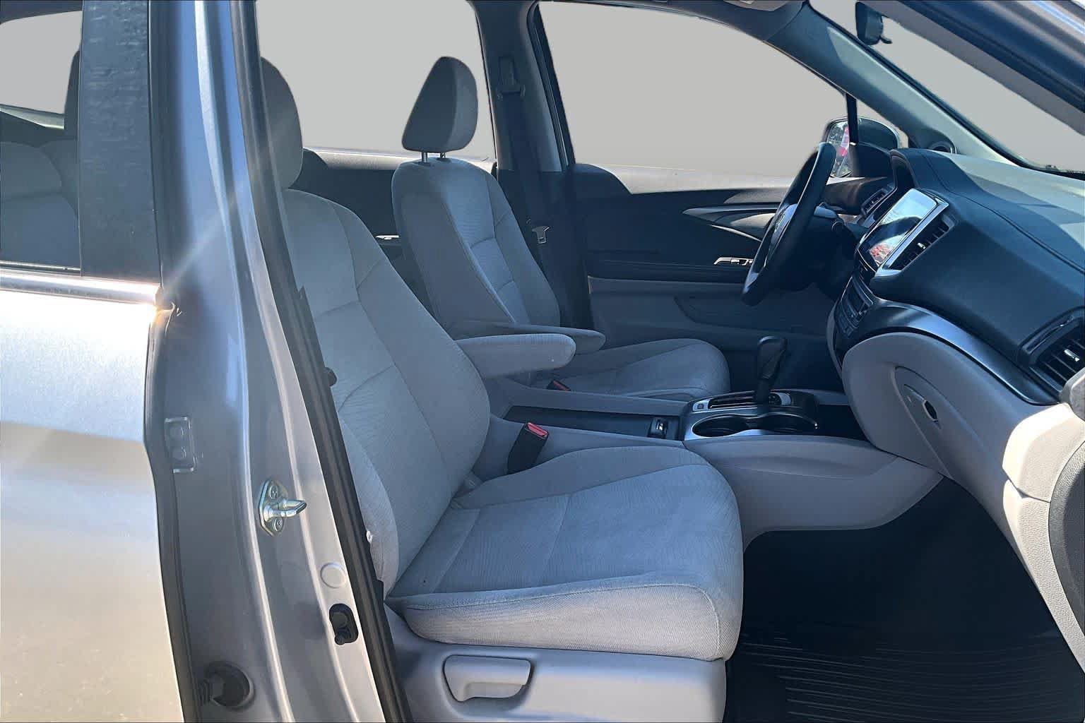 Used 2018 Honda Pilot EX image 8