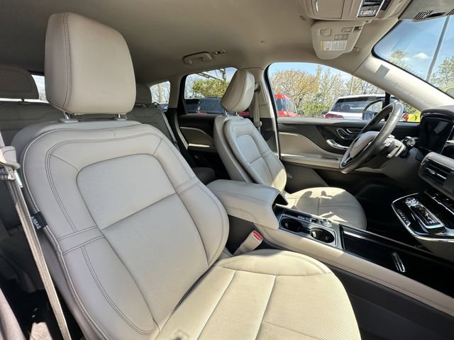 Used 2024 Lincoln Corsair AWD w/ Equipment Group 101A image 33