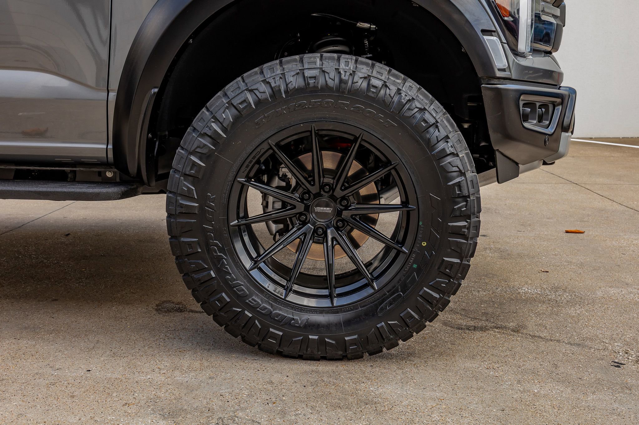 Used 2025 Ford F150 Raptor AWD/4WD image 12