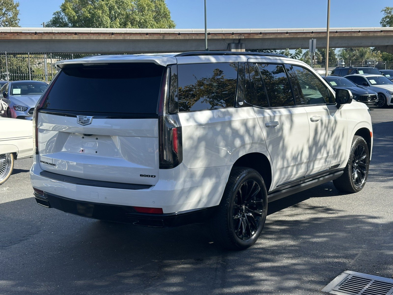 Used 2021 Cadillac Escalade Sport Platinum w/ LPO, ONYX Package AWD/4WD image 8