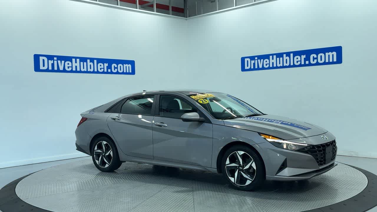 Used 2023 Hyundai Elantra SEL w/ Convenience Package FWD image 4