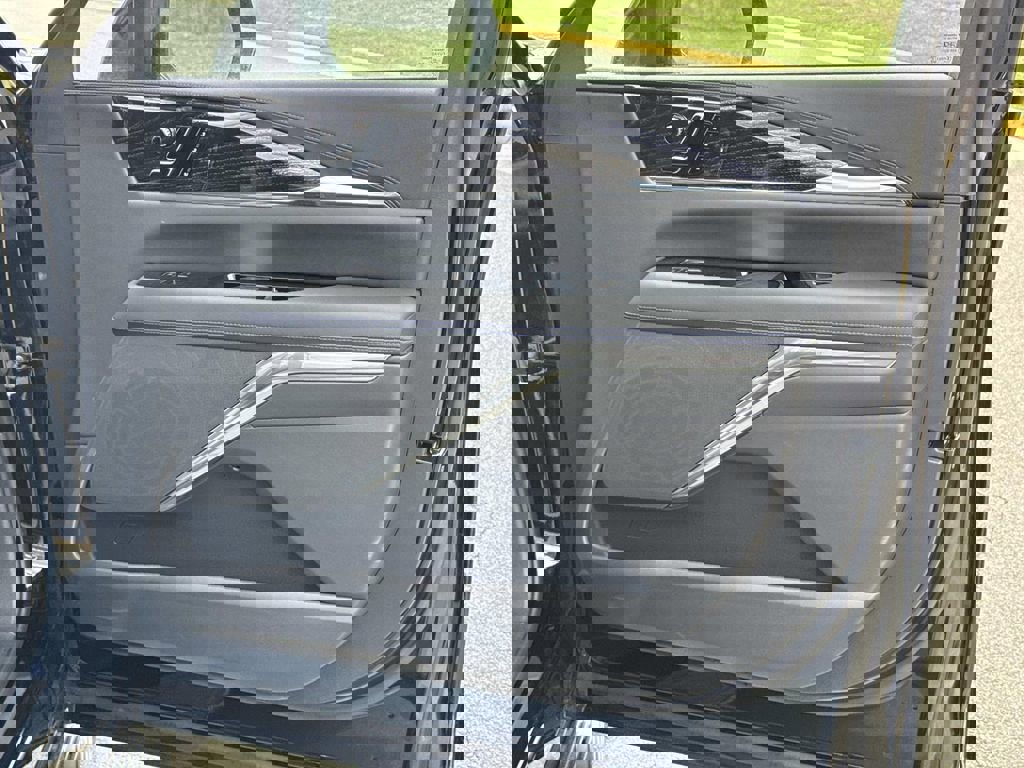 New 2026 Cadillac Escalade IQL Sport 1 w/ LPO, Floor Liner Package image 8