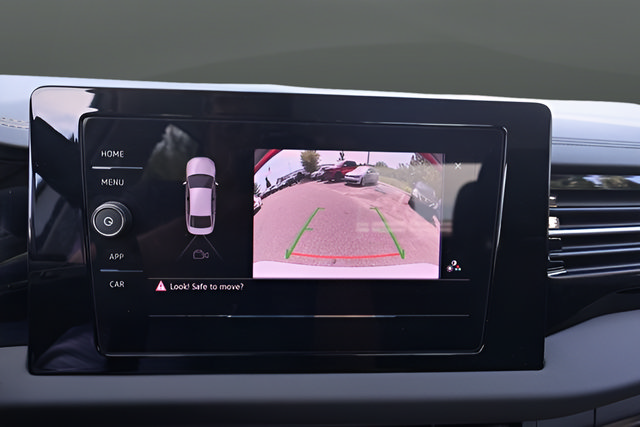 Certified 2025 Volkswagen Jetta S FWD image 23