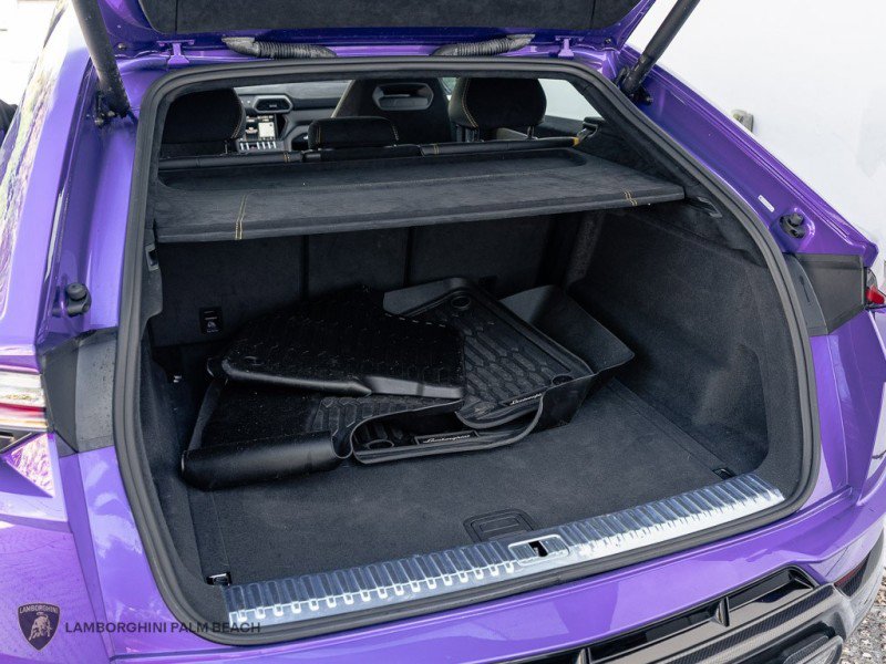 Used 2023 Lamborghini Urus Performante AWD/4WD image 40