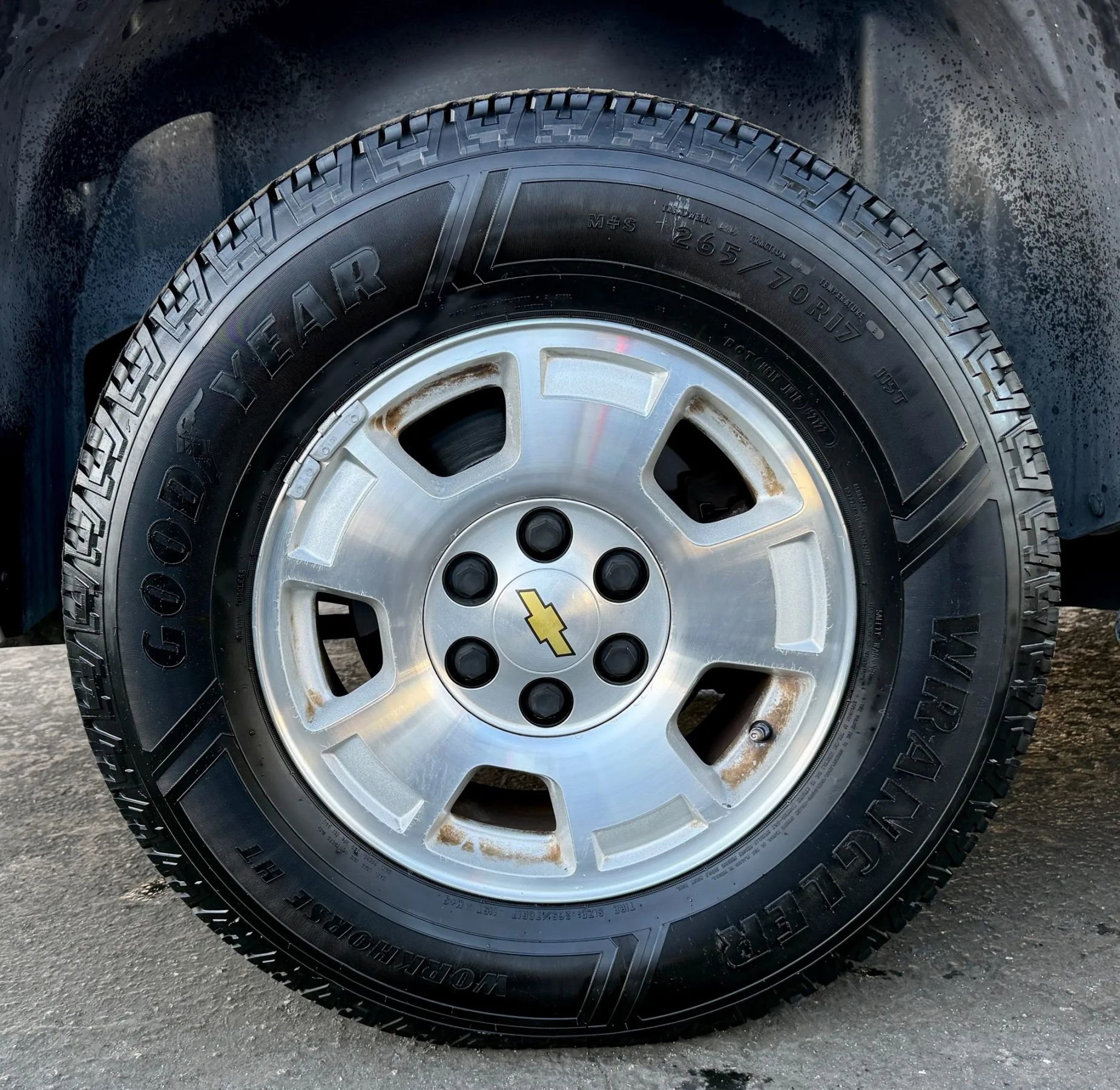 Used 2014 Chevrolet Suburban LT w/ Luxury Package image 6