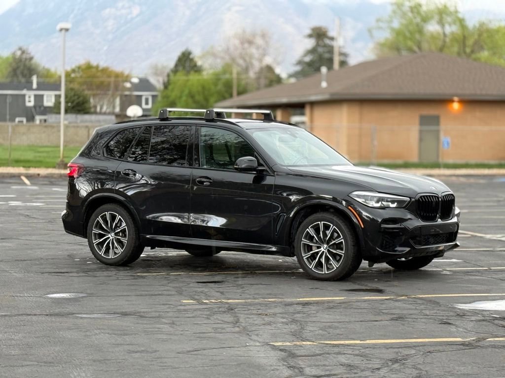 Used 2023 BMW X5 xDrive40i w/ M Sport Package image 3