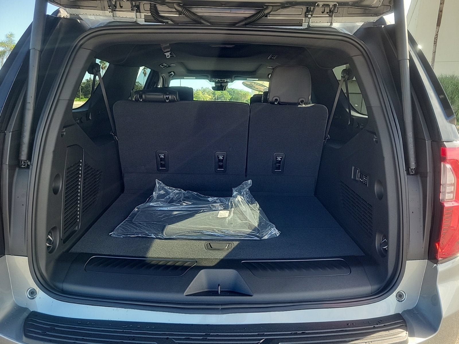 New 2026 GMC Yukon XL Elevation w/ Elevation Premium Package AWD/4WD image 7