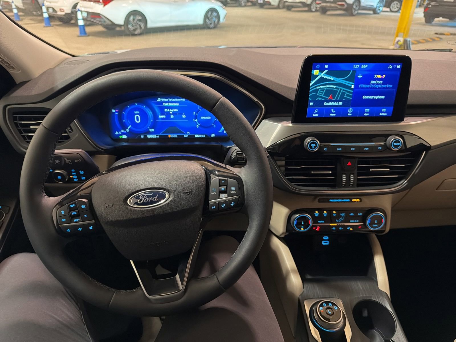 Used 2022 Ford Escape Titanium image 18