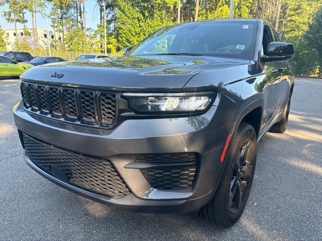 Used 2024 Jeep Grand Cherokee Altitude AWD/4WD video 1