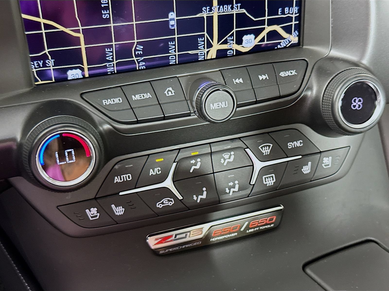 Used 2015 Chevrolet Corvette Z06 w/ 3LZ Preferred Equipment Group RWD image 17