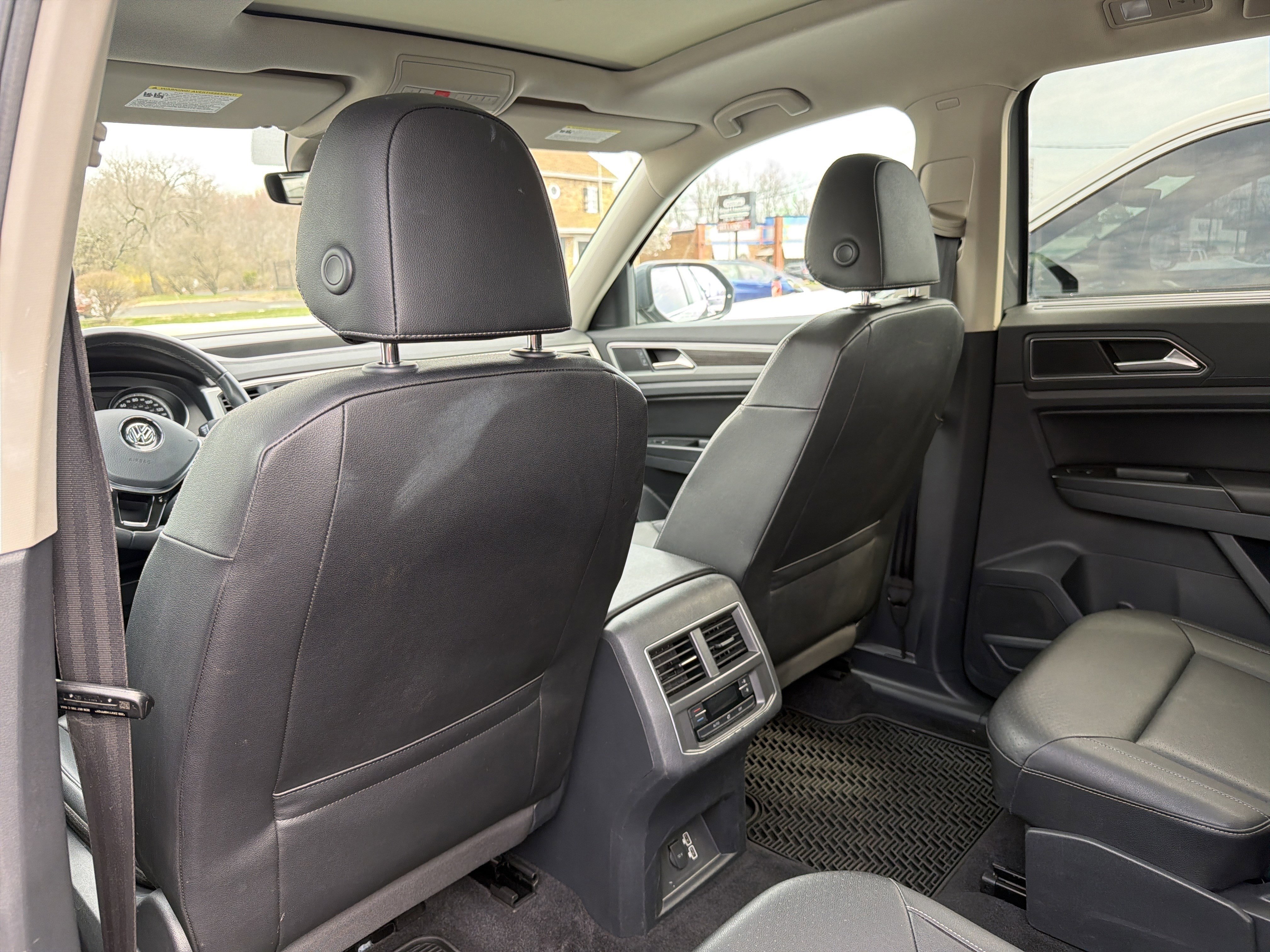 Used 2019 Volkswagen Atlas SE w/ Panoramic Sunroof Package image 14