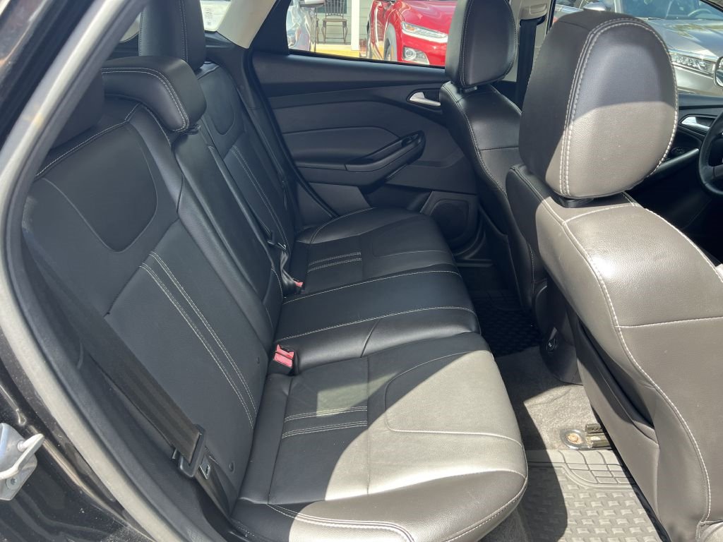 Used 2014 Ford Focus SE w/ Equipment Group 201A image 11