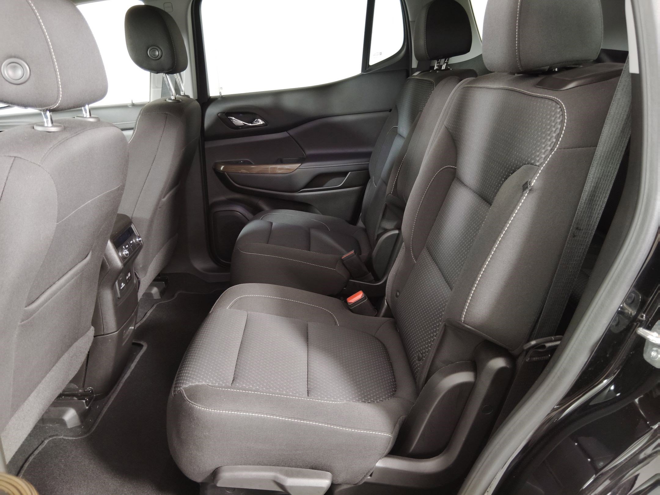 Used 2023 GMC Acadia SLE w/ Driver Convenience Package image 14