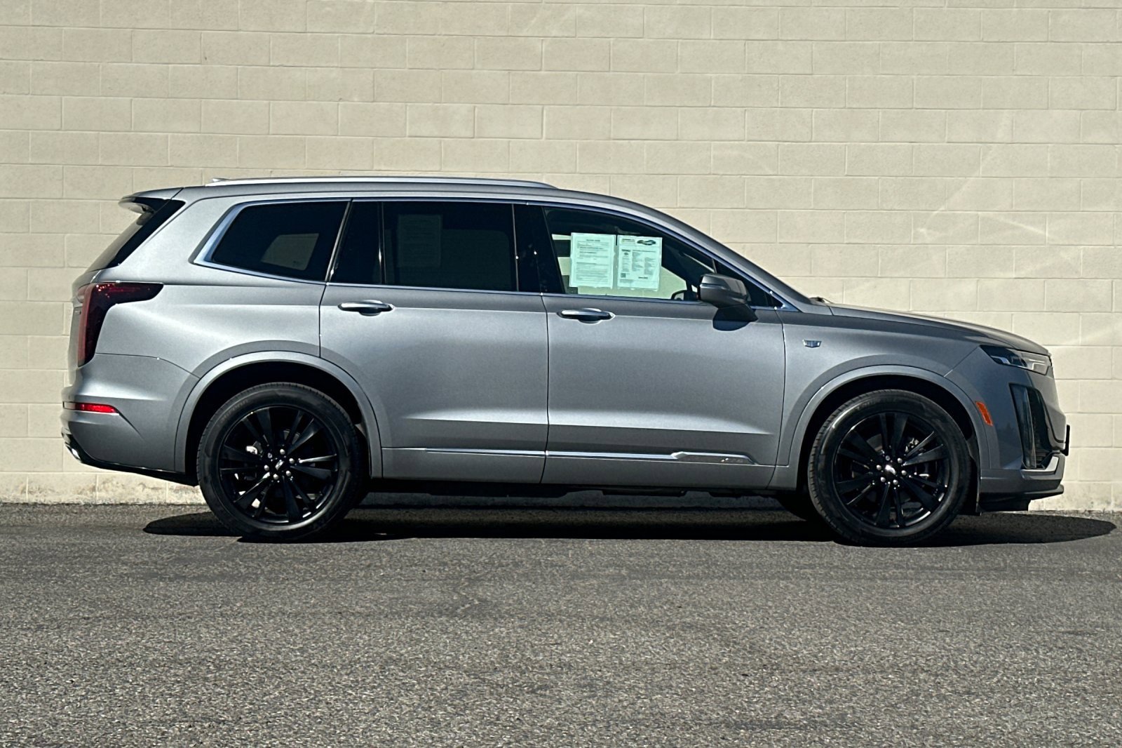 Used 2024 Cadillac XT6 Premium Luxury image 3