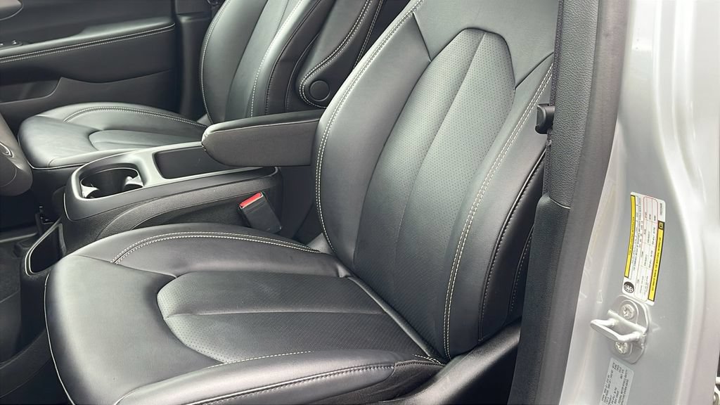 Used 2026 Chrysler Pacifica Select FWD image 22