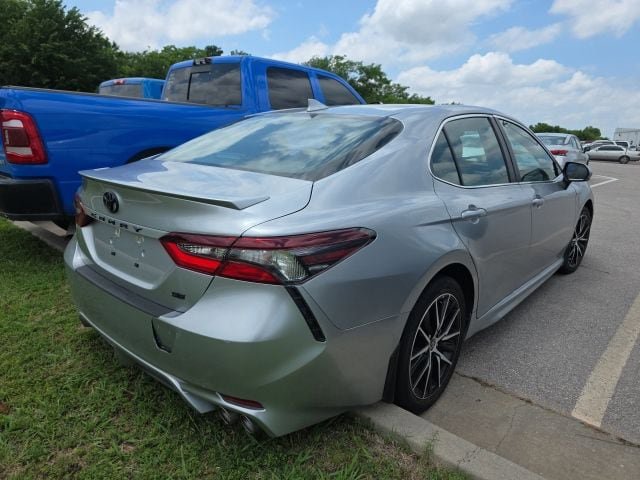 Used 2023 Toyota Camry SE FWD image 5