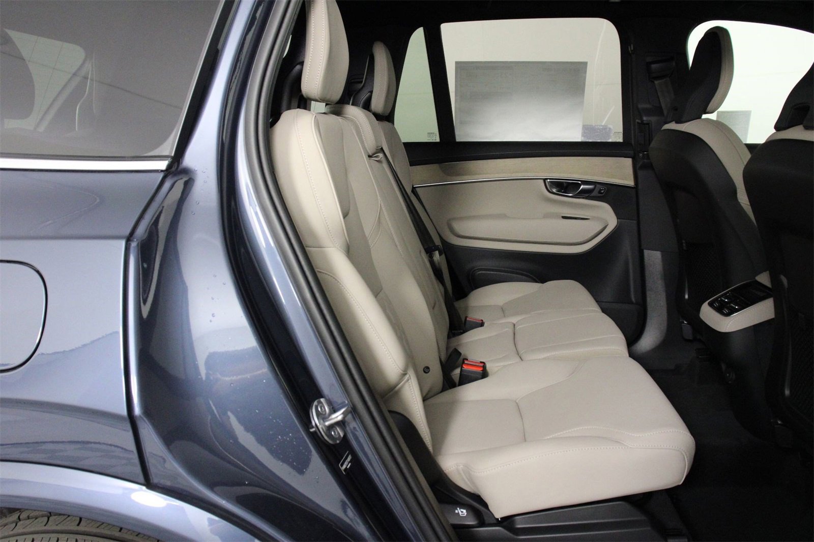 New 2026 Volvo XC90 B6 Plus image 11