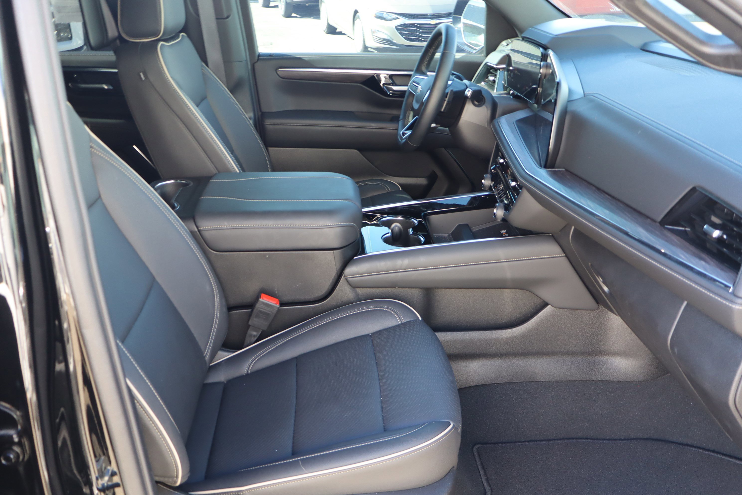 Used 2025 Chevrolet Tahoe Premier image 42