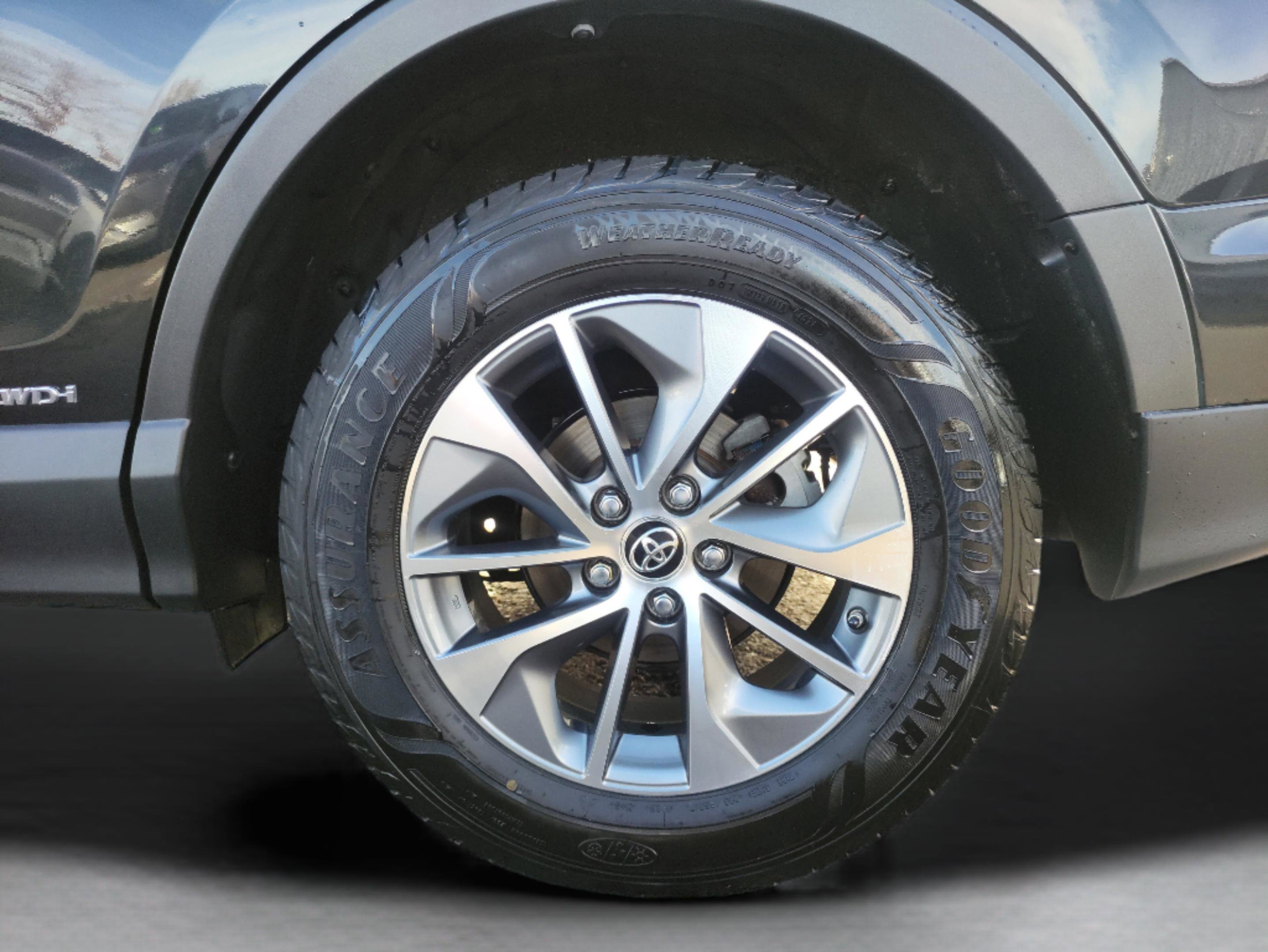 Used 2016 Toyota RAV4 XLE image 32