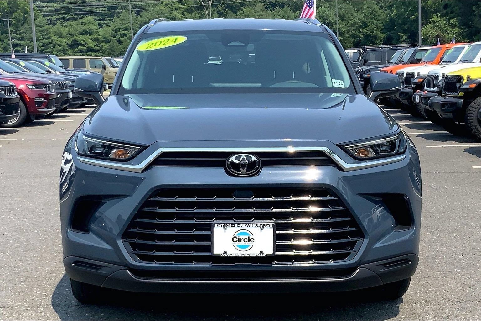 Used 2024 Toyota Grand Highlander AWD image 3