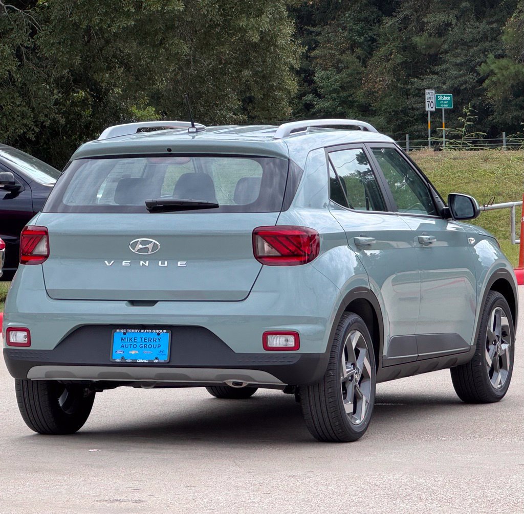 New 2026 Hyundai Venue SEL FWD image 13