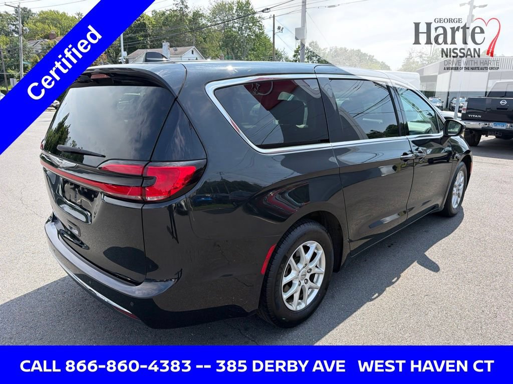 Used 2023 Chrysler Pacifica Touring-L FWD image 5