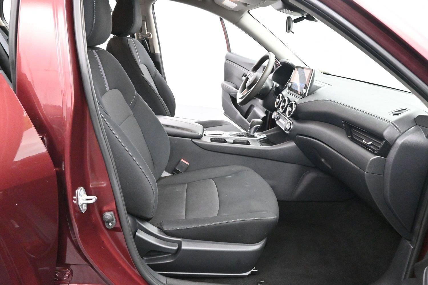 Used 2024 Nissan Sentra SV FWD image 27
