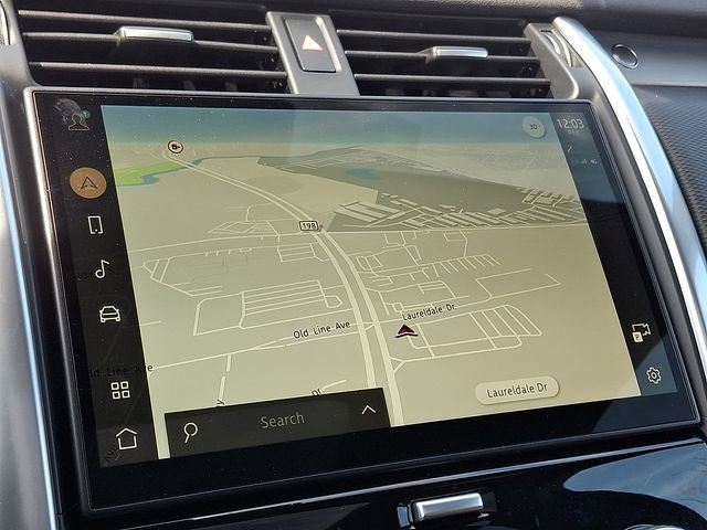 Used 2024 Land Rover Discovery Dynamic SE image 17