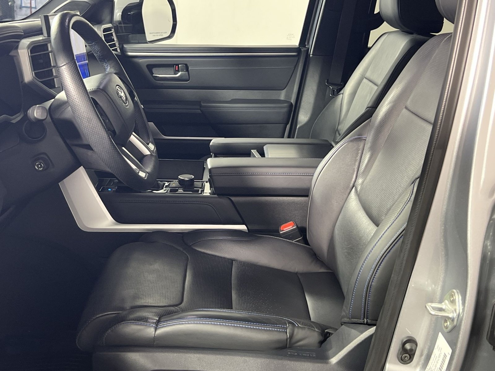 Used 2024 Toyota Tundra Platinum AWD/4WD image 14