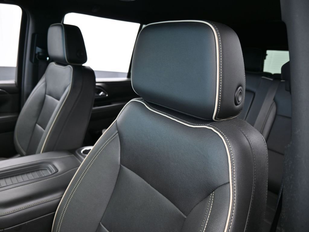 Used 2023 GMC Yukon SLT image 16