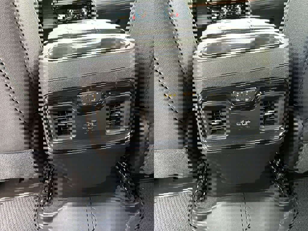 Used 2025 GMC Sierra 2500 AT4 image 13